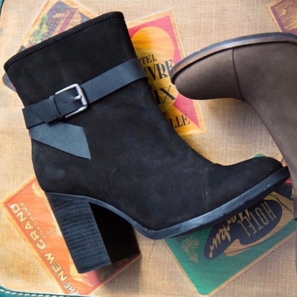 Black Distressed Leather High Heel Ankle Boots - Picture 2 of 8